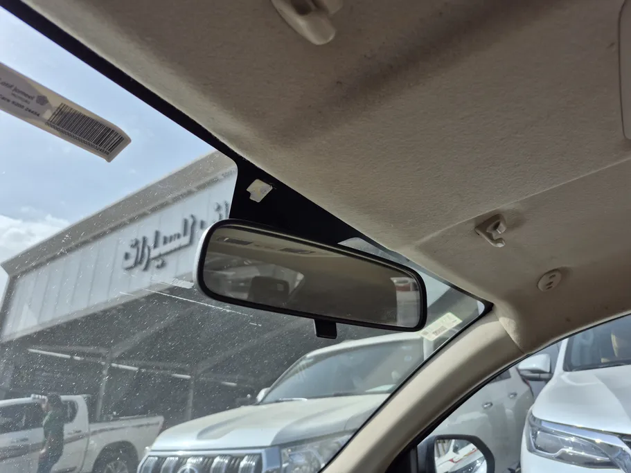 2023 Toyota Yaris  Y 