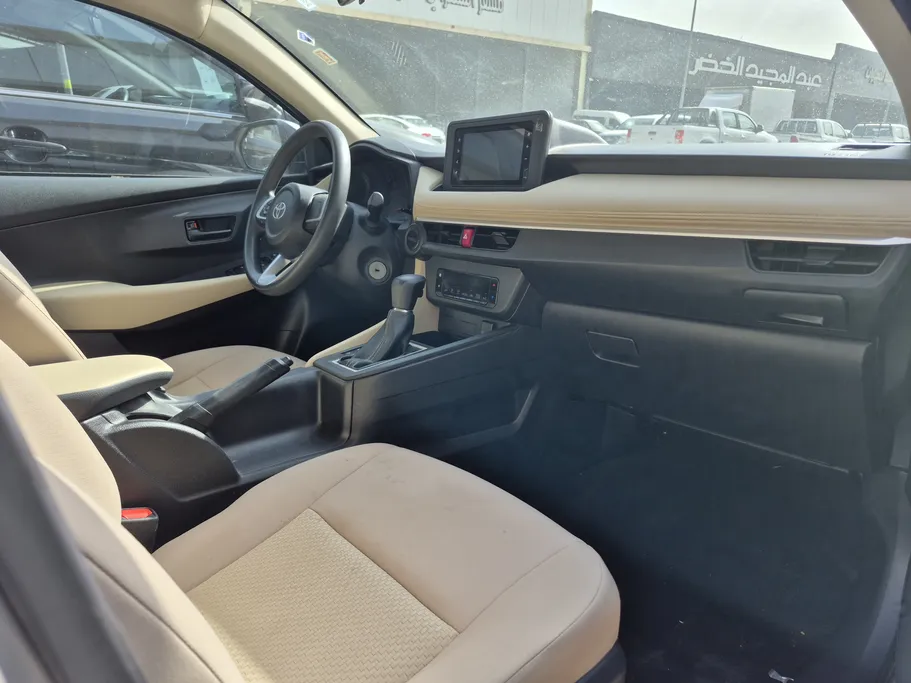 2023 Toyota Yaris  Y 