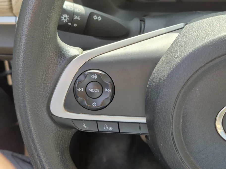 2023 Toyota Yaris  Y 