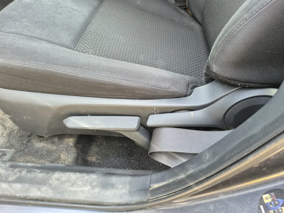 2023 Toyota Yaris  Y 