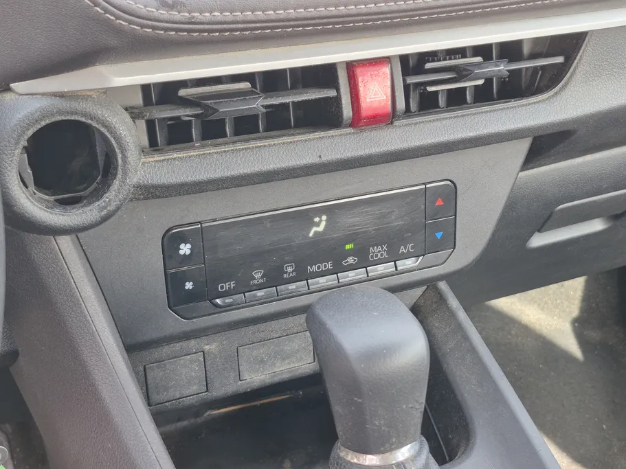 2023 Toyota Yaris  Y 