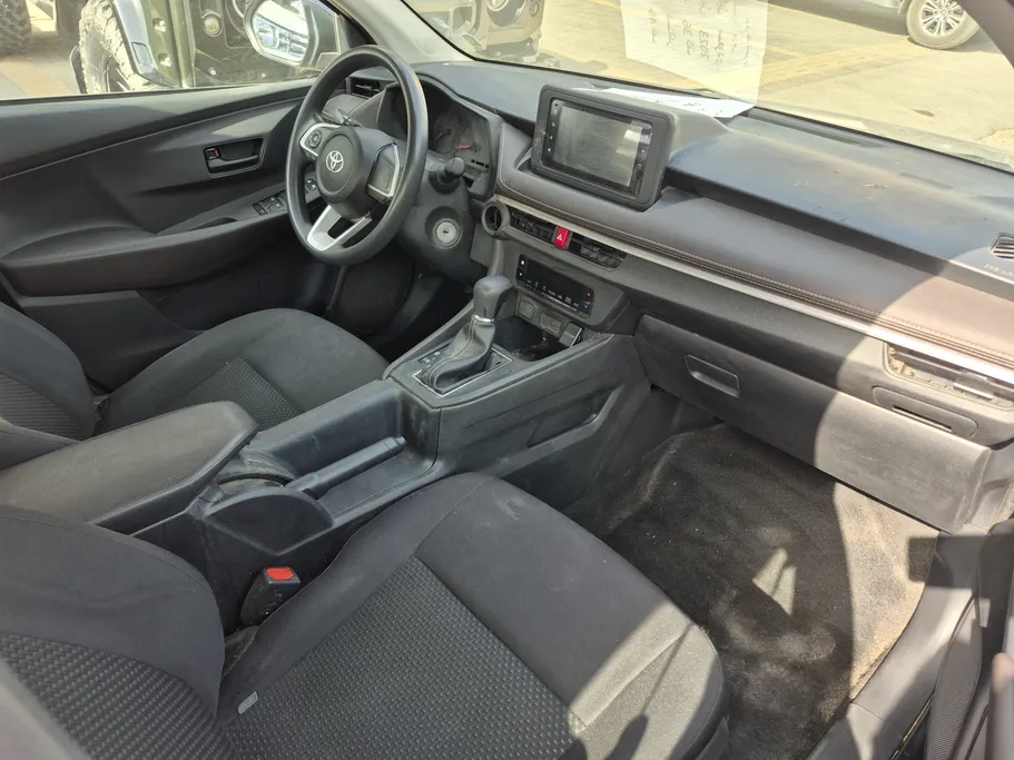 2023 Toyota Yaris  Y 