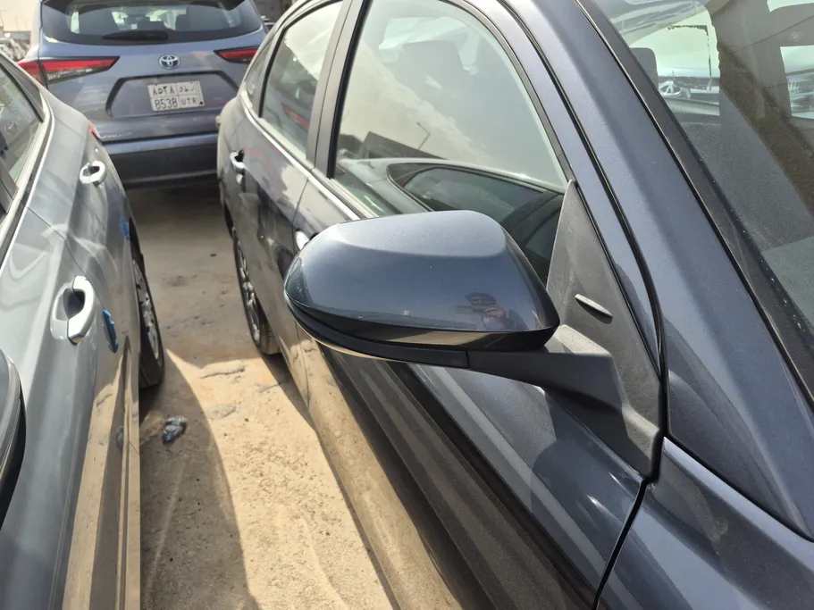 2023 Toyota Yaris  Y 