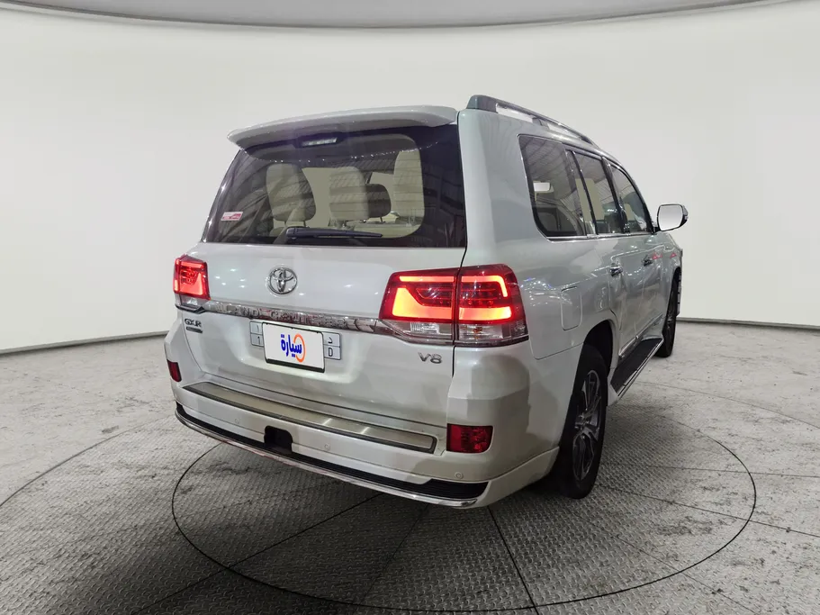 تويوتا لاندكروزر Grand Touring 2020 