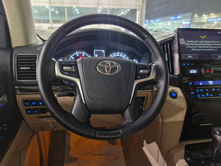 تويوتا لاندكروزر Grand Touring 2020 