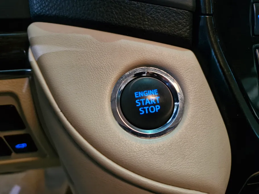 تويوتا لاندكروزر Grand Touring 2020 