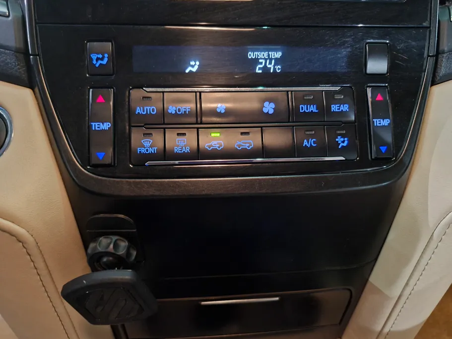 تويوتا لاندكروزر Grand Touring 2020 