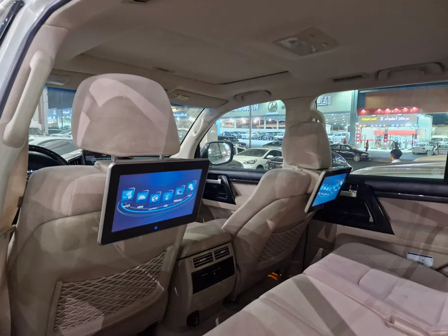 تويوتا لاندكروزر Grand Touring 2020 