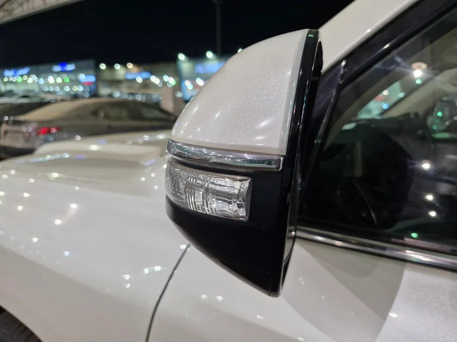 تويوتا لاندكروزر Grand Touring 2020 