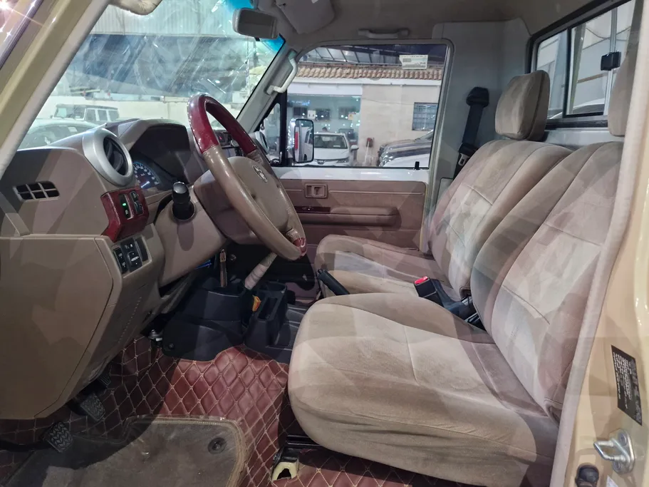 2021 Toyota Land Cruiser Pickup LX 