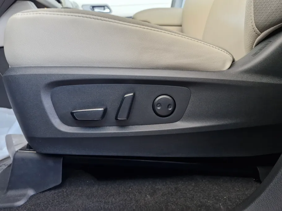 2023 Nissan Pathfinder SV 