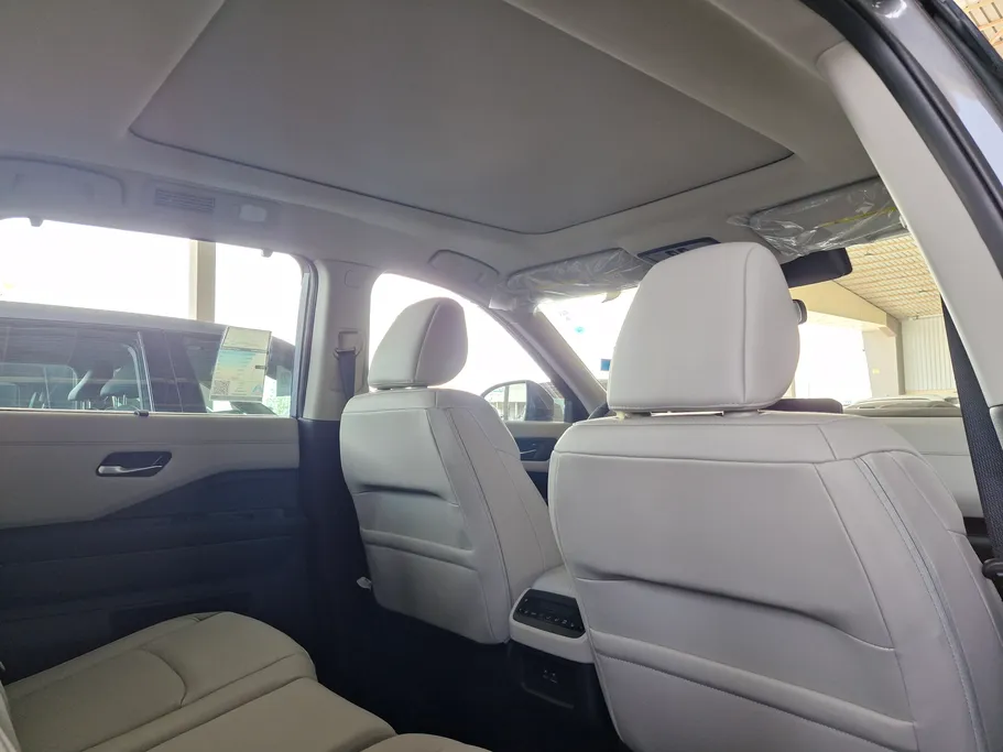 2023 Nissan Pathfinder SV 