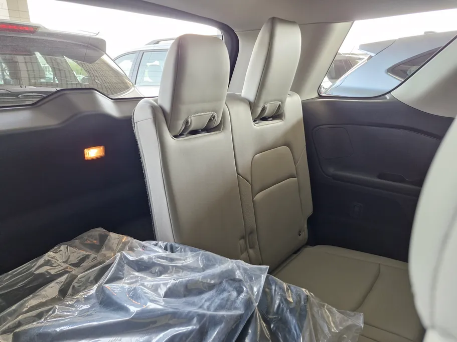 2023 Nissan Pathfinder SV 