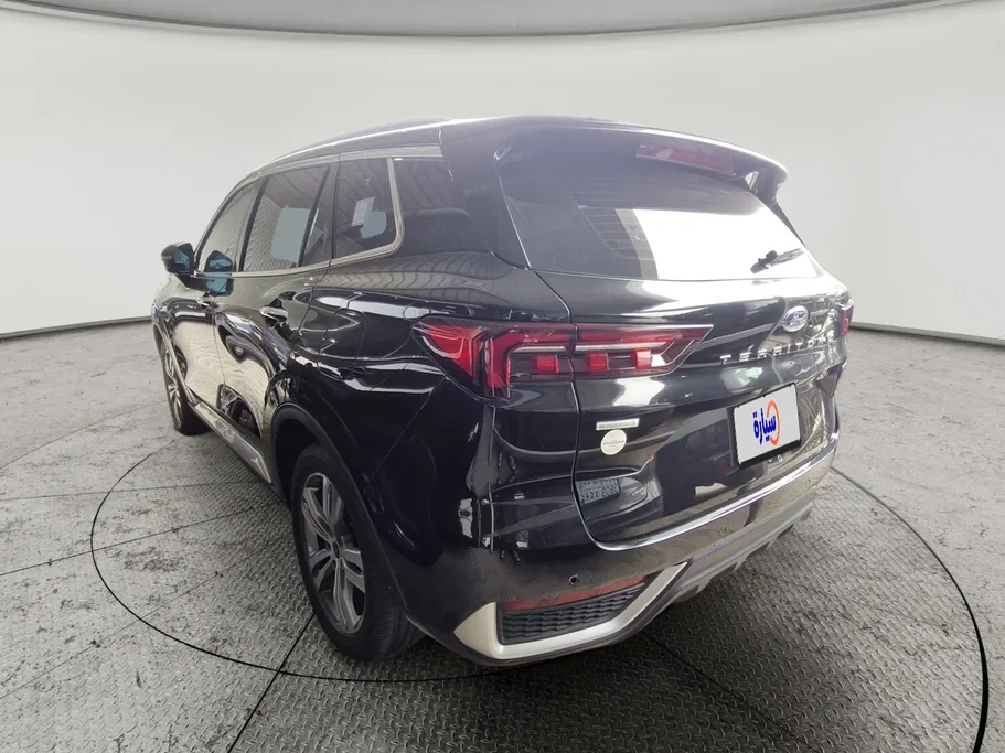 فورد تريتوري تيتانيوم 2025 