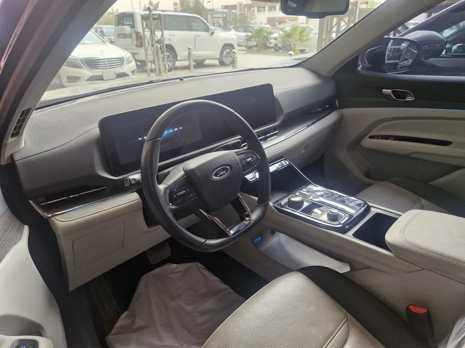 فورد تريتوري تيتانيوم 2025 