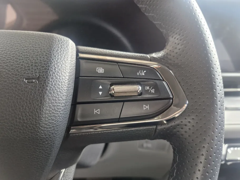 فورد تريتوري تيتانيوم 2025 