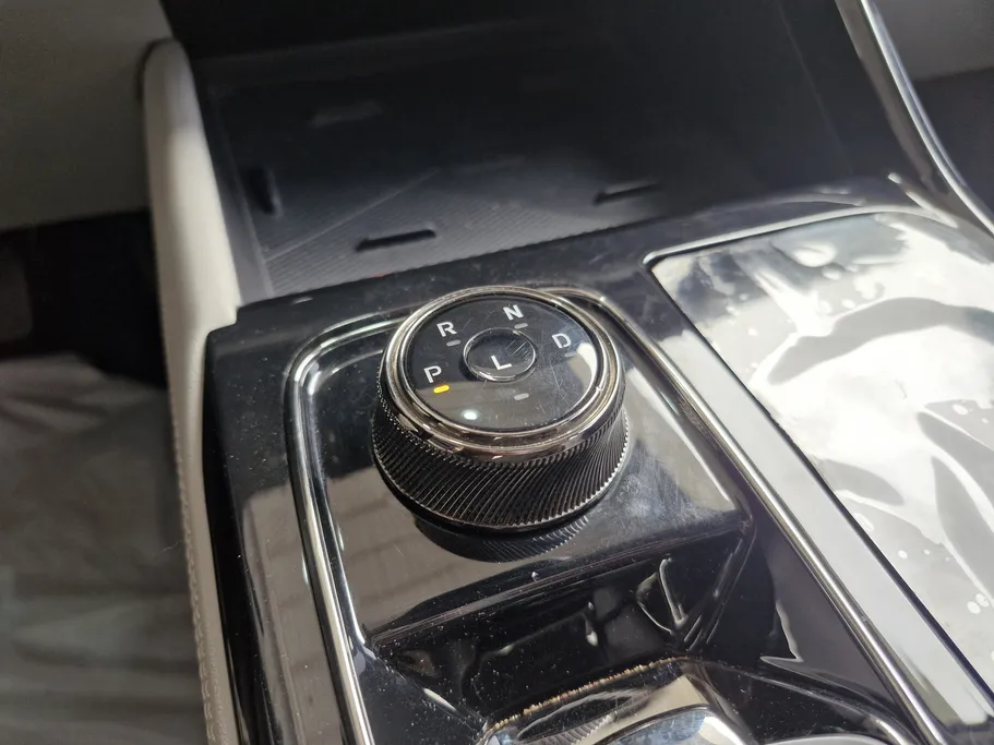 فورد تريتوري تيتانيوم 2025 