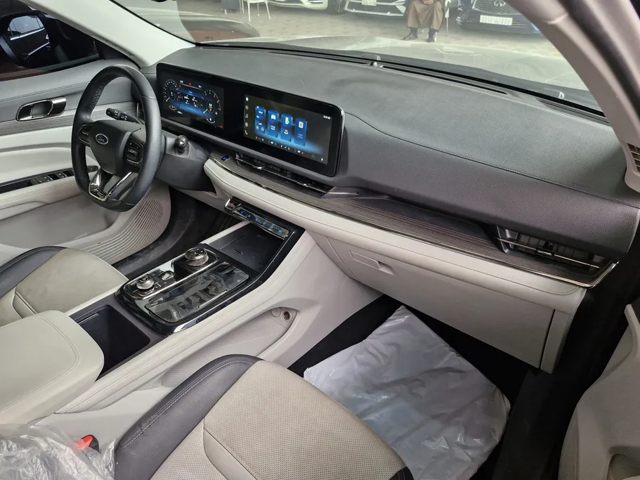 فورد تريتوري تيتانيوم 2025 