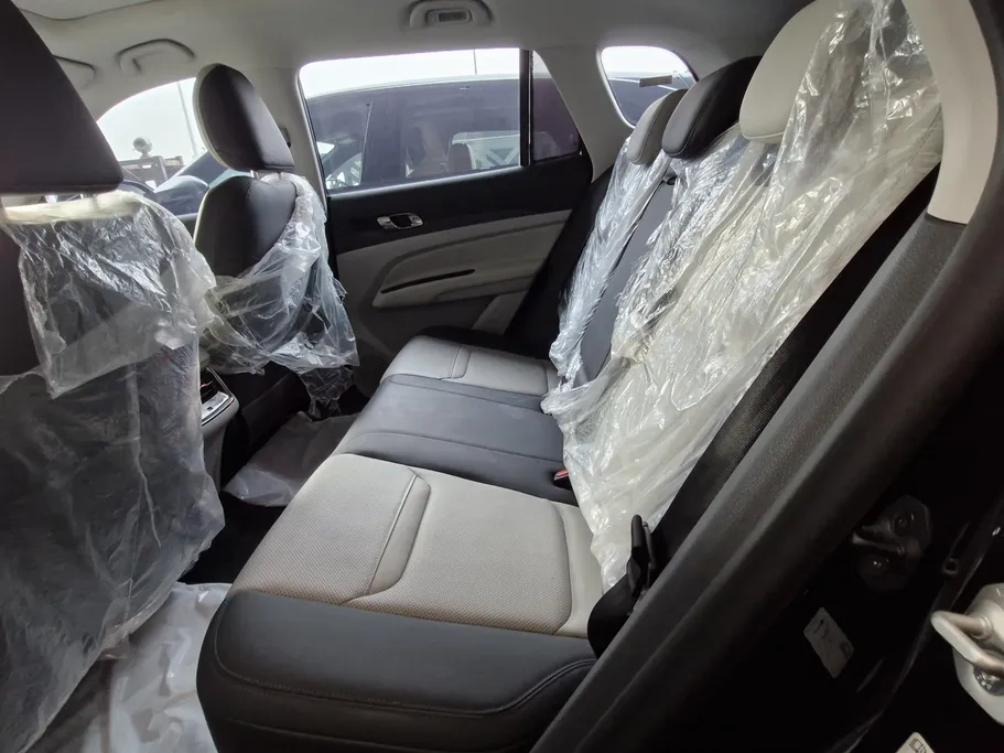 فورد تريتوري تيتانيوم 2025 