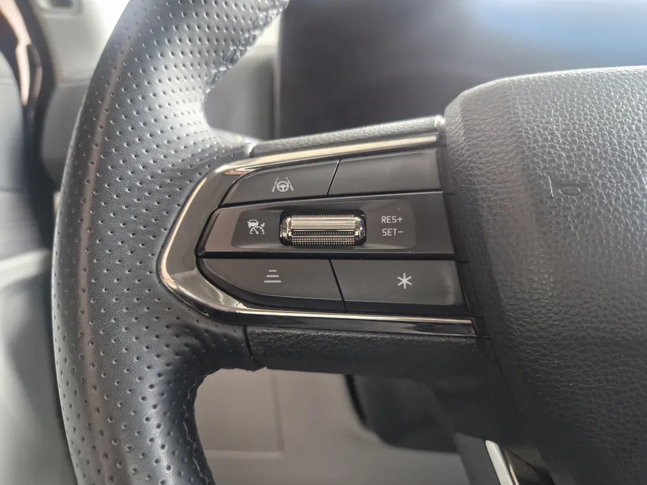 فورد تريتوري تيتانيوم 2025 