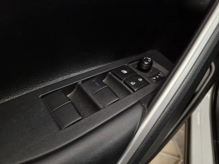 تويوتا كورولا كروس LE HEV 2023 