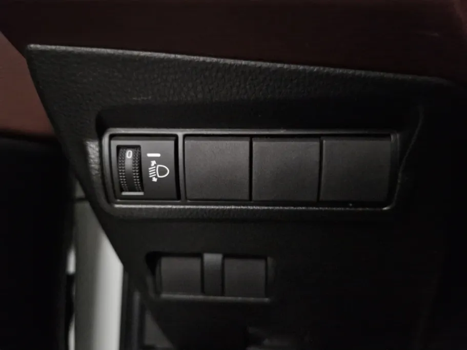 تويوتا كورولا كروس LE HEV 2023 