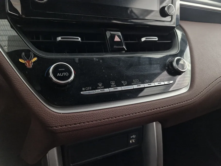 تويوتا كورولا كروس LE HEV 2023 