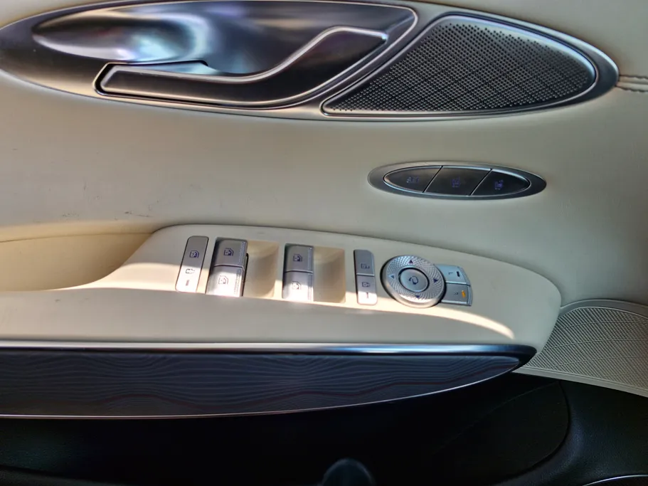 2024 Genesis GV70 Premium 