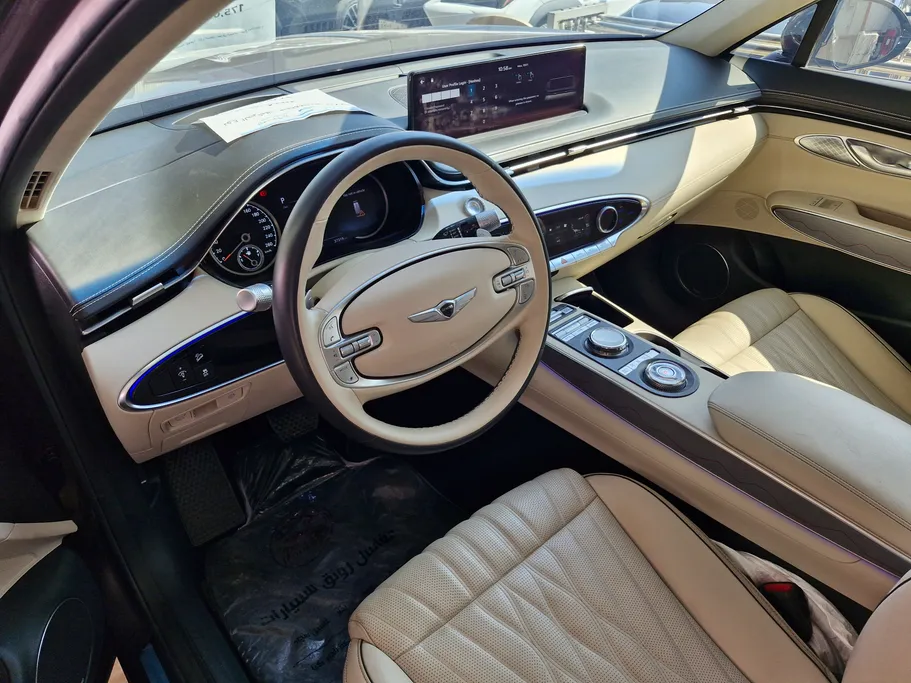 2024 Genesis GV70 Premium 