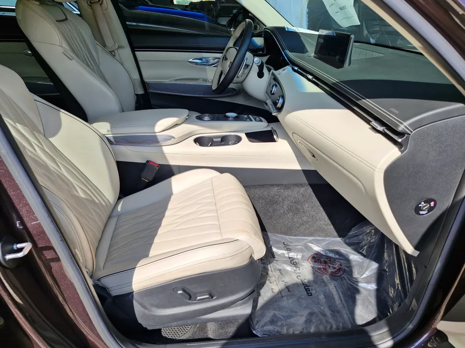 2024 Genesis GV70 Premium 