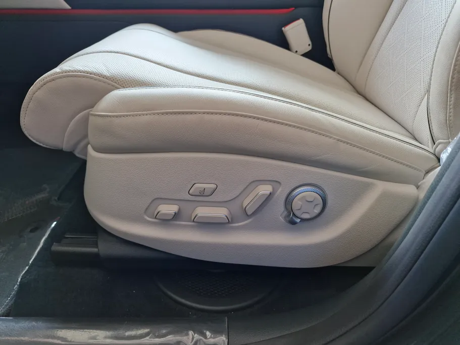 2025 جينيسيس GV80 Premium 