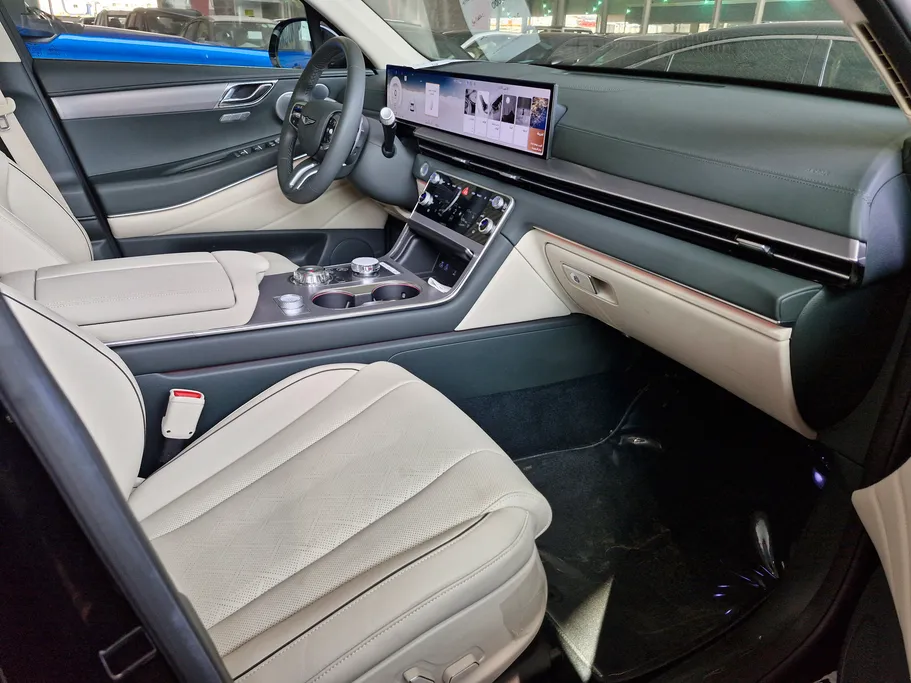 2025 جينيسيس GV80 Premium 