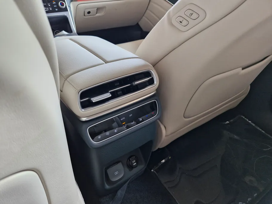 2025 جينيسيس GV80 Premium 