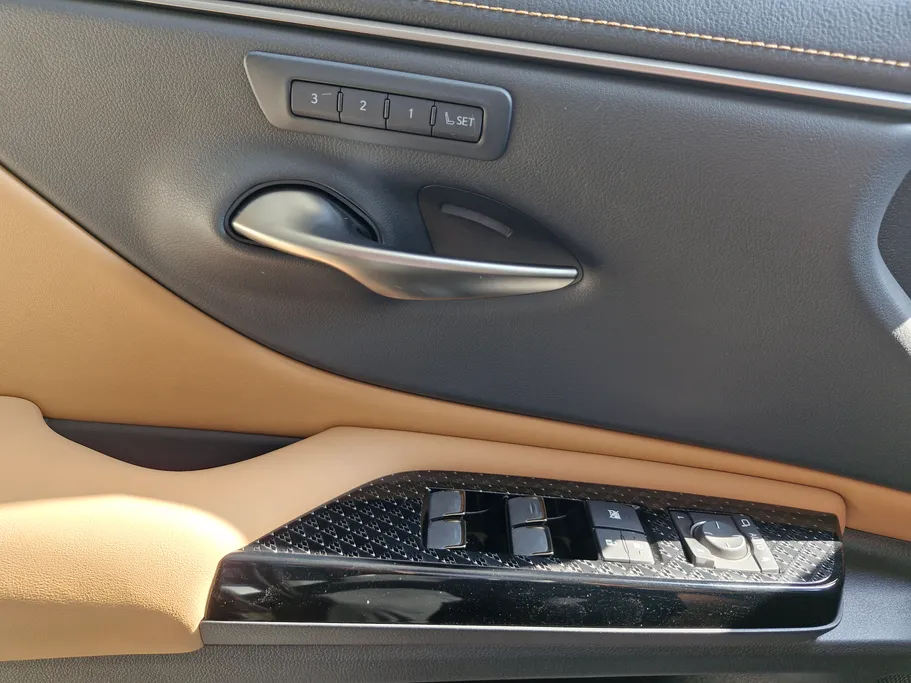 2025 Lexus ES 350 CC Elite 