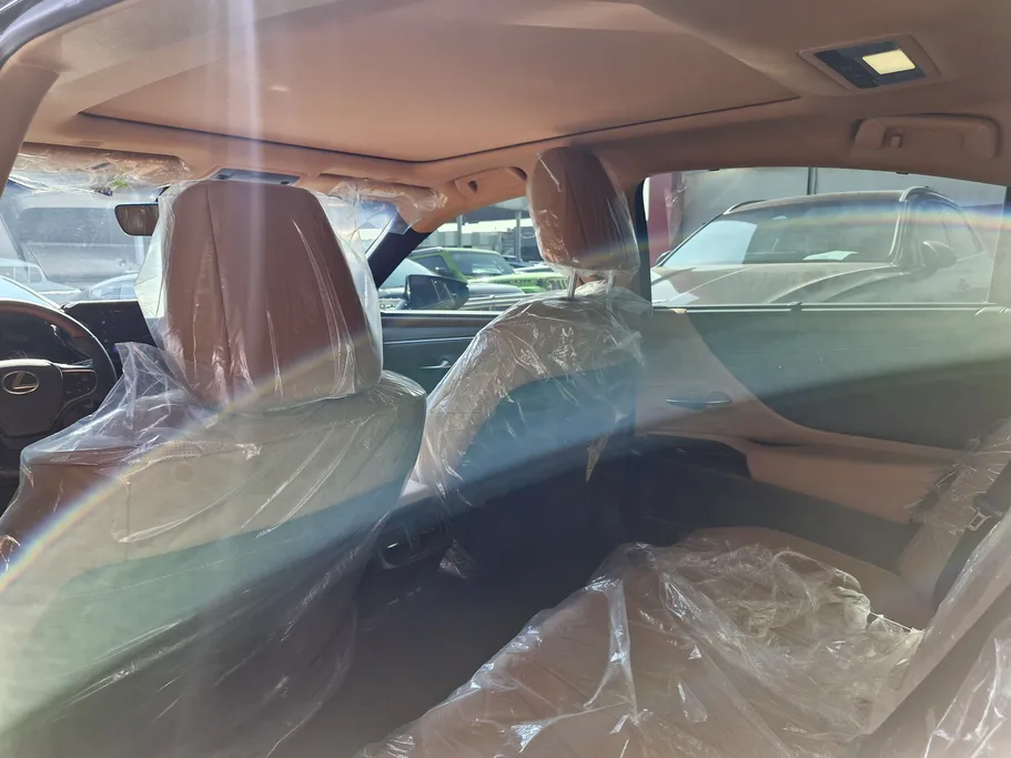 2025 Lexus ES 350 CC Elite 