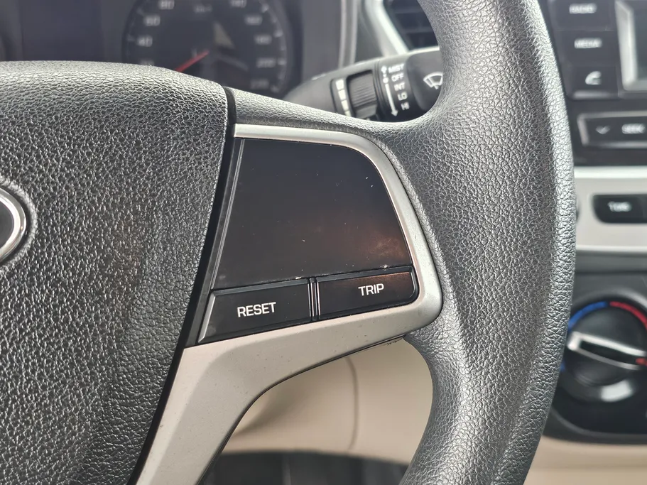 هيونداي اكسنت سمارت 2023 