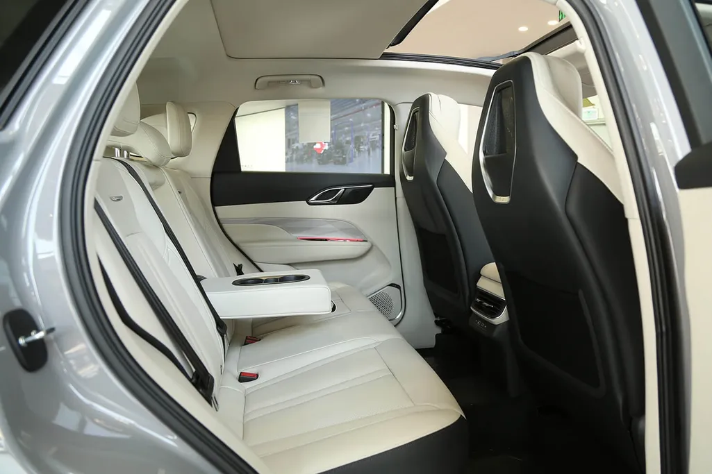 2025 Hongqi HS3 Flagship 