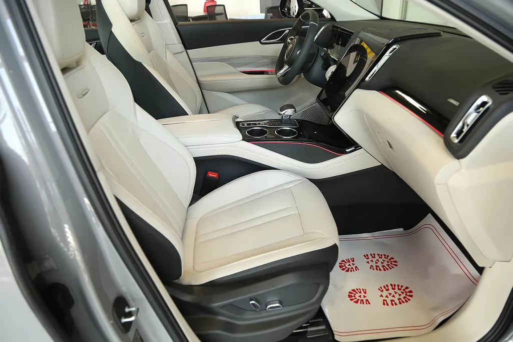 2025 Hongqi HS3 Flagship 