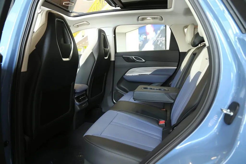 2025 Hongqi HS3 Flagship 