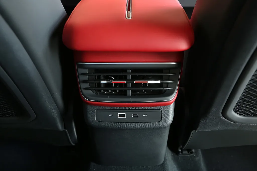 2025 Hongqi HS3 Flagship 