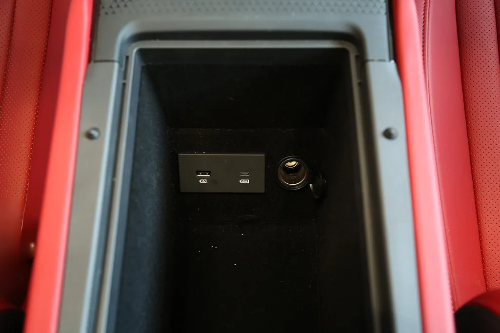 2025 Hongqi HS3 Flagship 