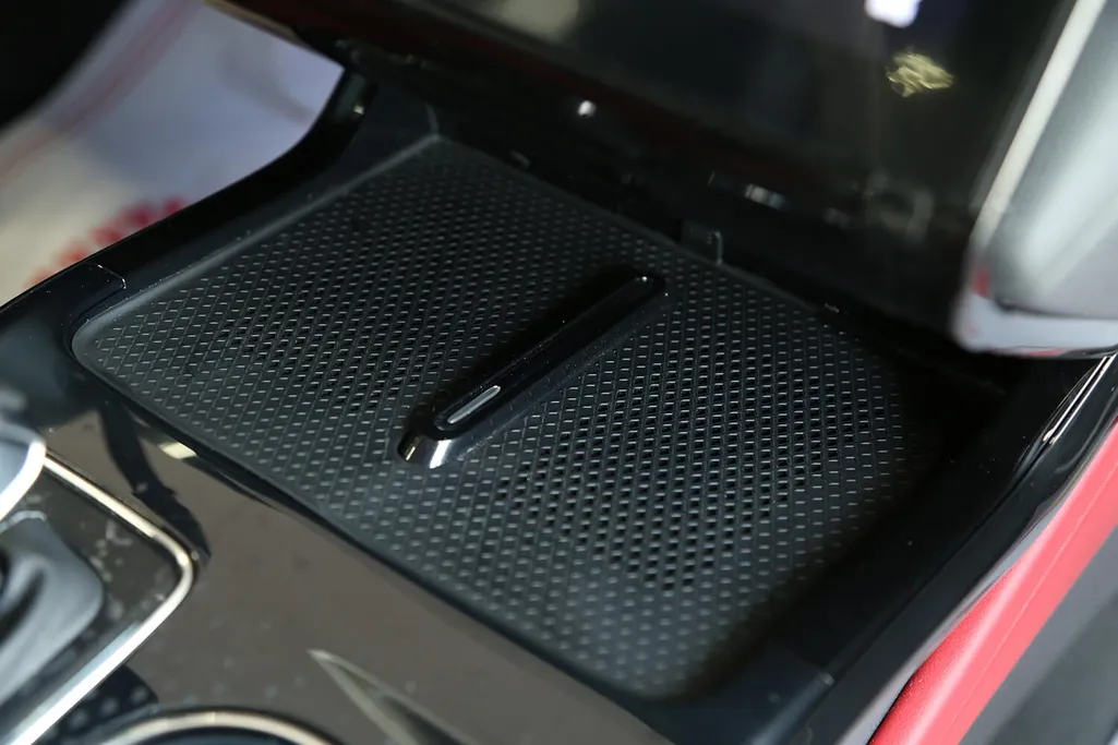 2025 Hongqi HS3 Flagship 