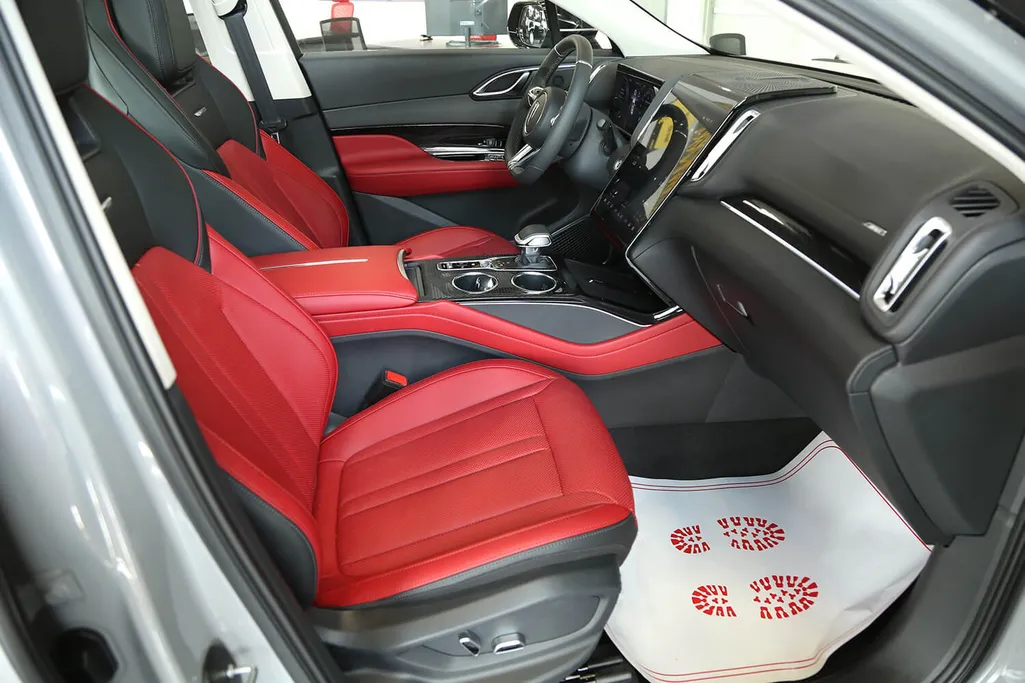 2025 Hongqi HS3 Flagship 