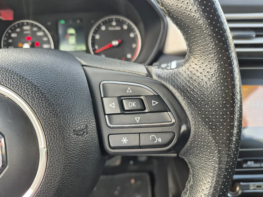 ام جي 5 COM 2022 