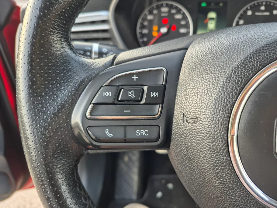 ام جي 5 COM 2022 