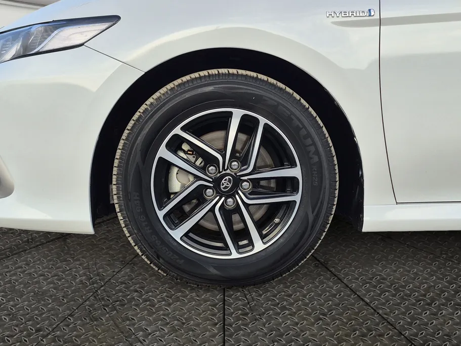 2024 Toyota Camry  LE HEV 