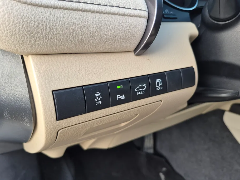 2024 Toyota Camry  LE HEV 