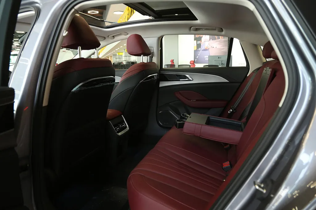 هونشي Ousado Luxury  2025 