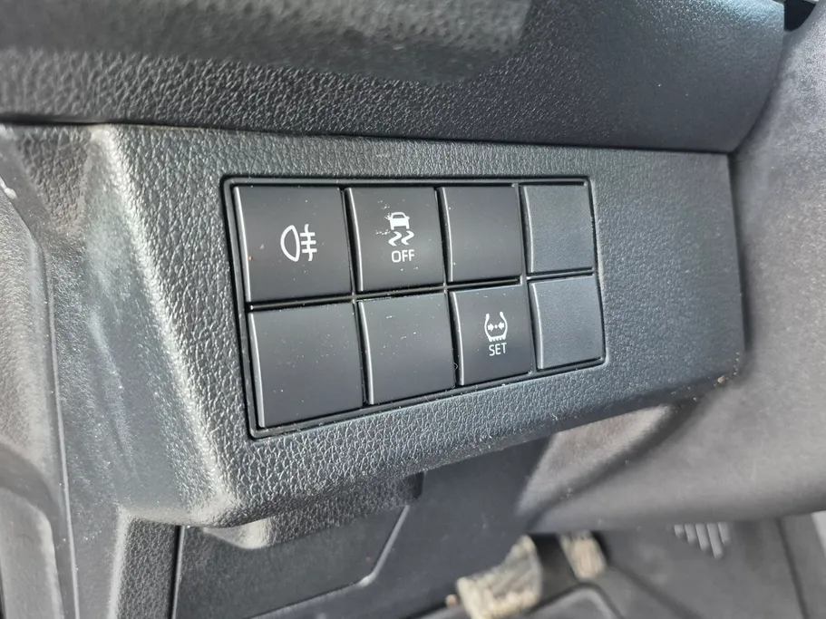 تويوتا يارس Y 2023 