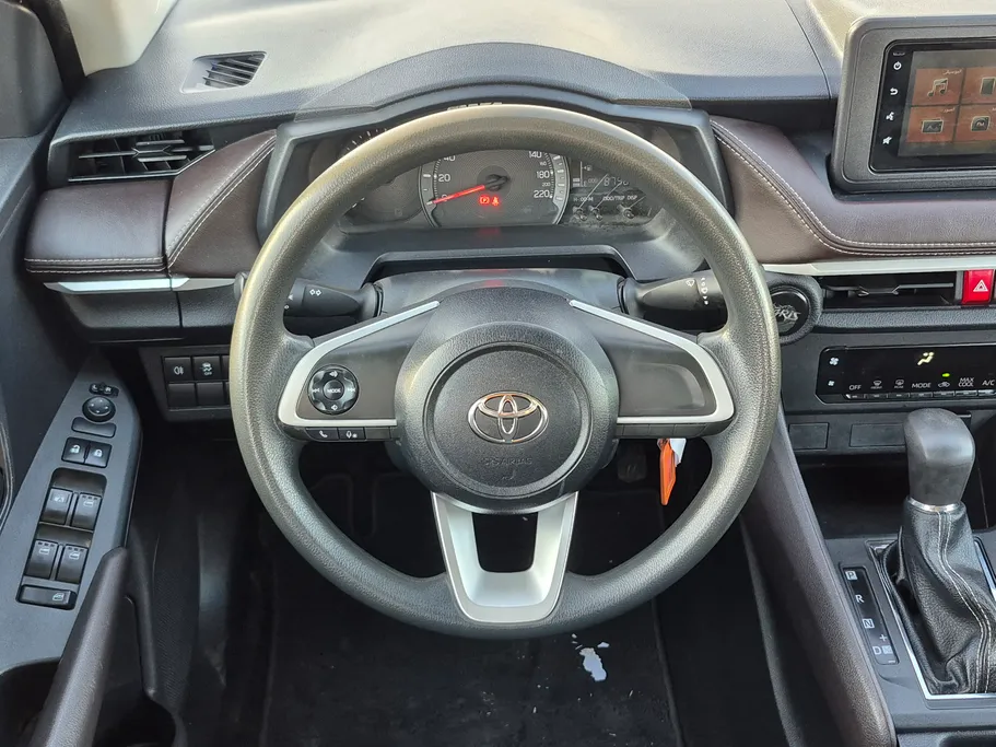 تويوتا يارس Y 2023 